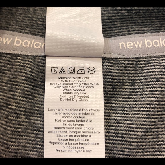 NWOT New Balance Long Sleeve Pullover Sweatshirt - Picture 4 of 5